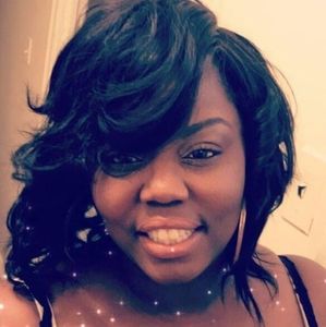 Meet your Posher, Simone